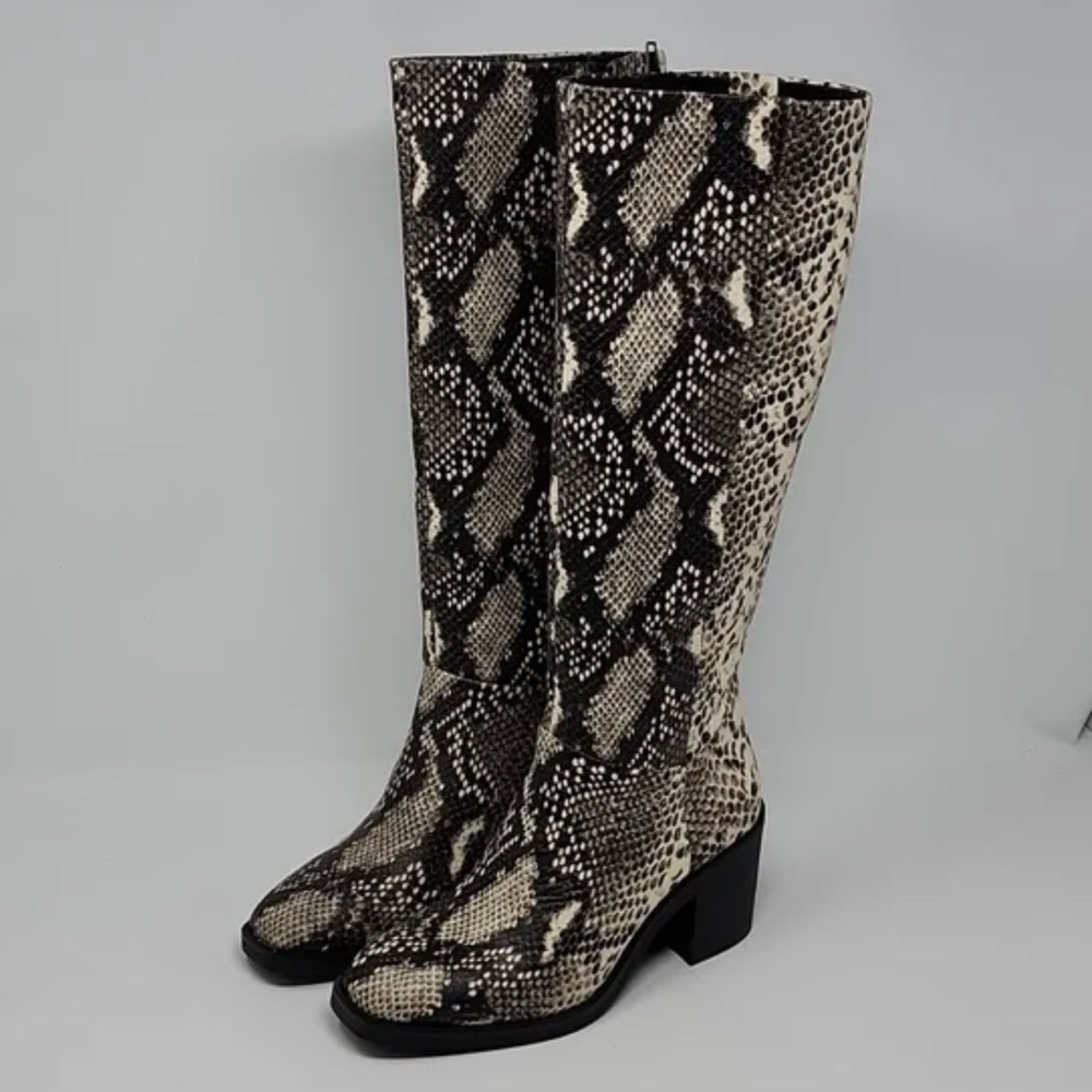 Crown Vintage Aressia Black and Cream Boots 9 NEW